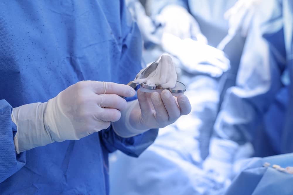 From Cement to Robotic Cementless Knee Replacements
